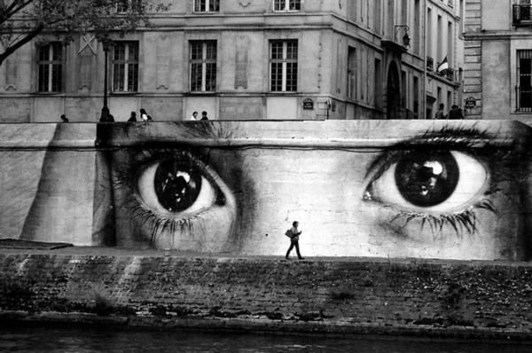 نام: graffiti-art-paris-france-eyes-ufer.jpg نمایش: 2145 اندازه: 80.9 کیلو بایت