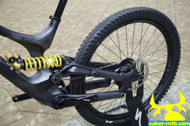 نام: 2015-Specialized-Demo-8-i-rear-end.JPG نمایش: 708 اندازه: 151.8 کیلو بایت