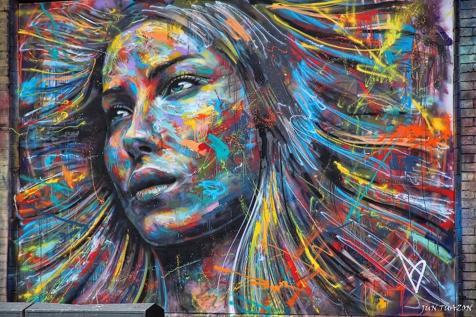 نام: A-colorful-spray-paint-portrait-of-a-beautiful-girl-by-London-graffiti-artist-David-Walker.jpg نمایش: 13429 اندازه: 193.5 کیلو بایت