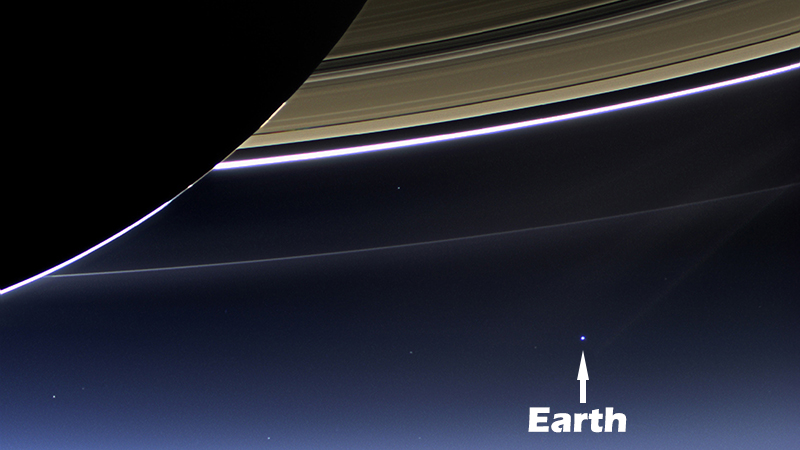 نام: 20130722_annotated_earth-moon_from_saturn_1920x1080.jpg نمایش: 354 اندازه: 210.0 کیلو بایت